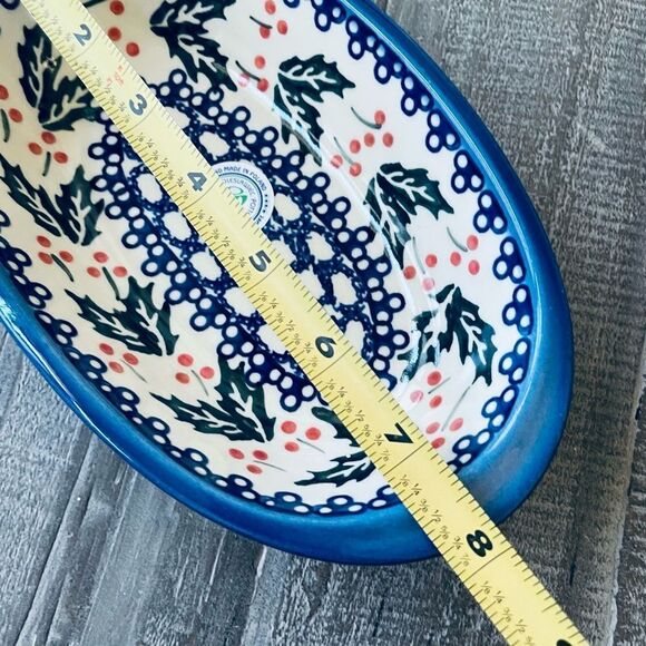 Boleslawiec Polish Pottery Christmas Holly Oval Serving Bowl Dish - Picture 3 of 5